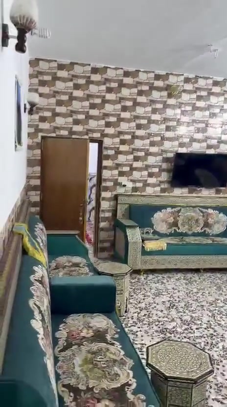 سلام عليكم دار للبيع مساحة 400 طابو سند 25 يبعد عن شارع رئيسي 150 متر يتكون من 4 غرف نوم العنوان المدائن الجعارة شارع عبود التركي تفاصيل اكثر واتساب او الاتصال على رقم ***********
