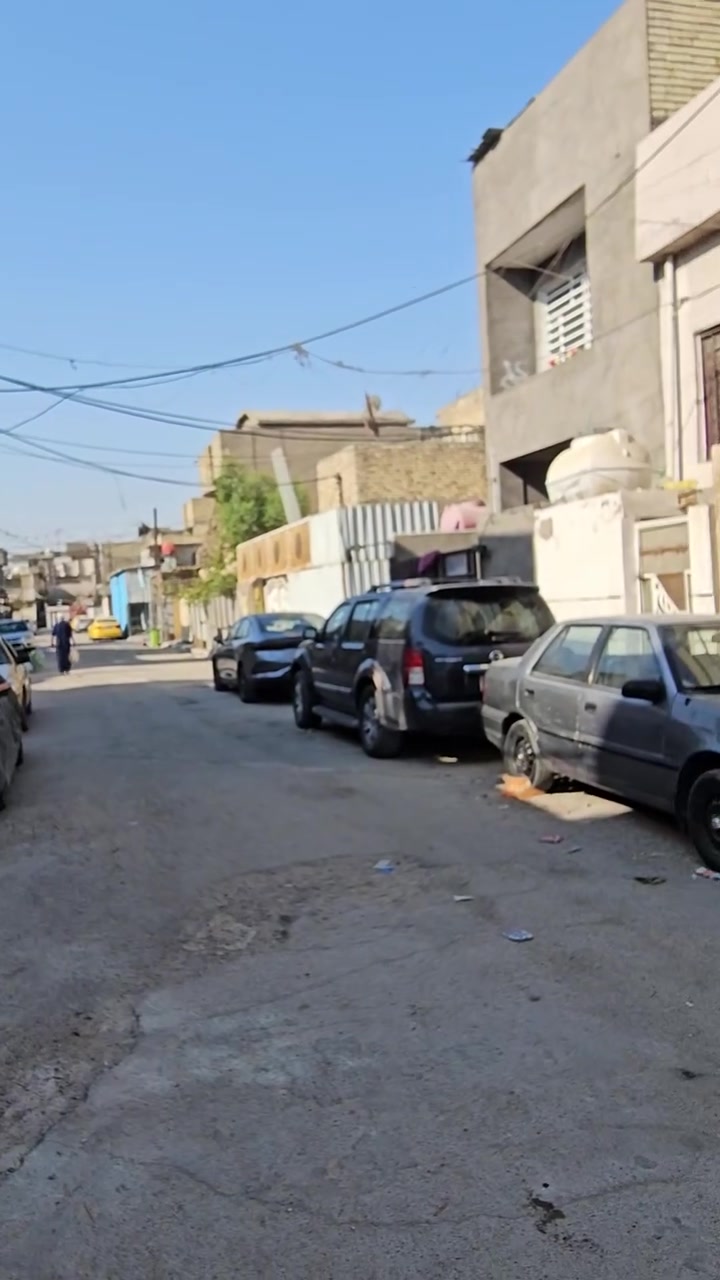 يا الله السلام عليكم بيت 50 متر حي أور الشيشان قرب السوك البيت كامل مكمل جاهز بس جيب غراضك وكعد موقعه كلش حلو المدارس بصفك السوك بصفك مي كهرباء كامل خدمات 
سند 25 طابو زراعي وكشي قريب عليك السعر 62 وبي مجال بصيط رقم الهاتف ***********  ملاحضه اذا اكو مراوس  بس كون بيت نضيف اقل شي كون 100 متر
