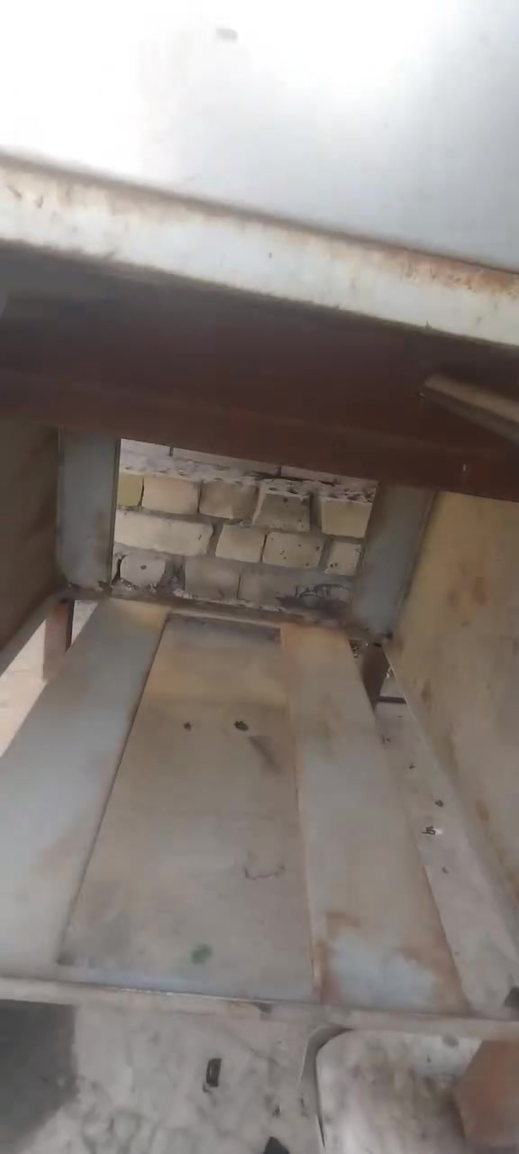 السلام عليكم ورحمة الله
من رخصة الادمن المحترم 
للبيع حماية طعام ستيل اصلي حوضين وبيه ٢ بريمز بالأسفل
السعر 100 وبيها مجال
المكان بغداد حي النصر  للإستفسار
*********** واتساب
