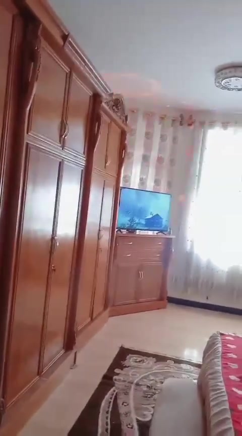 السلام عليكم غرفه صاج درجه اولى احطاطه ست ابوب وملحق جديده كلش كل ضرر مابيه احطاطه درجه أولى مسويه مليونين وربع وعارضه مليون ونص وبيه مجال مكاني بغداد 
للاستفسار ***********
