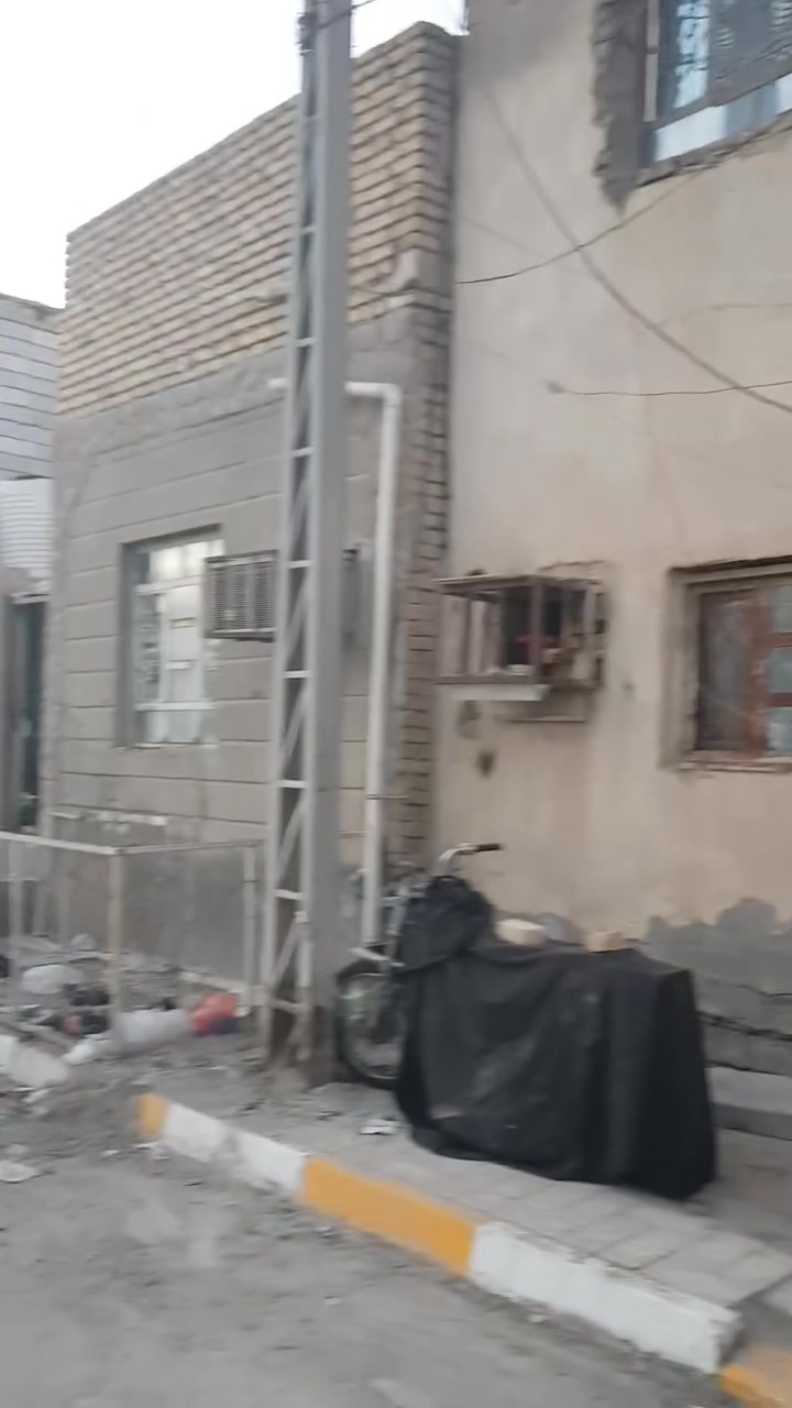 سلام عليكم
بيت بالتضحيه شارع العياده مقابييل مدارس
طابقين لاول غرف/ صاله /وستقبال/ مطبخ /صحيات خارجي وداخلي
الطابق الثاني غرففه عددد 2
سعر لايجار 300 
***********واتس اب فقط
