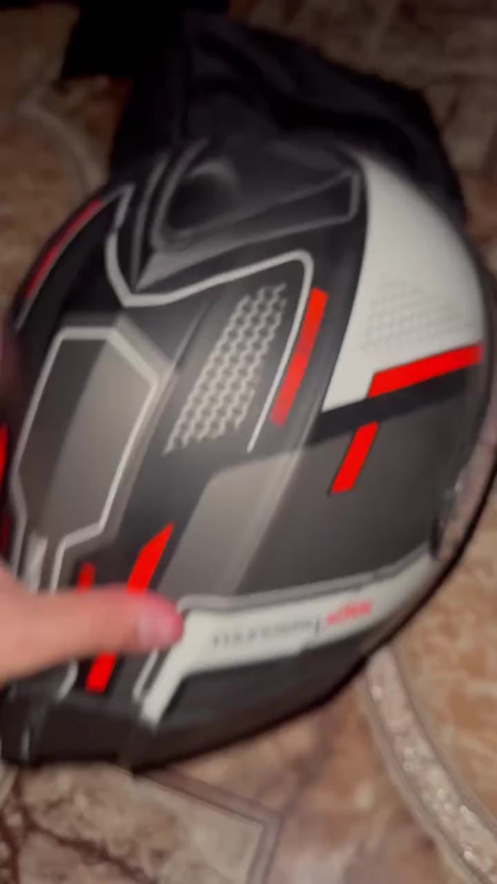 خوذه فج قلاب نضيفه قياس L سعر 100  الف قفل  ***********

