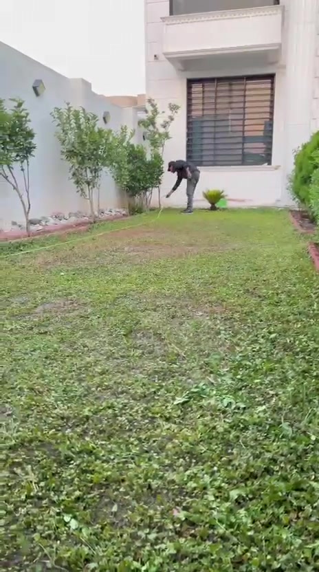 🌳 حدائق الموصل - لخدمات تنظيف وترتيب الحدائق 🌹***********
​هل تبحث عن إطلالة مميزة وجذابة لحديقتك؟ نحن هنا لخدمتك!
نغطي كافة مناطق وأحياء مدينة الموصل (الجانب الأيمن والأيسر) ونقدم لكم أفضل الخدمات الزراعية 
​🛠️ خدماتنا تشمل:
​تقليم وقص الأشجار: ترتيب الأشجار العالية والشجيرات بشكل هندسي وصحي.
​زراعة الثيل الطبيعي: فرش وزراعة الثيل  ليكون بساطاً أخضر رائعاً.
​زراعة الورود والشتلات: تنسيق وزراعة أجمل أنواع الزهور الدائمة والموسمية.
​تنظيف وترتيب الحدائق: إزالة الحشائش الضارة، تنظيف المخلفات، وإعادة الحياة لحديقتك.
​💰 أسعارنا:
​أسعار مناسبة جداً ومنافسة وتعتمد على حجم الحديقة ونوع العمل المطلوب. رضاكم هو هدفنا!
​📞 للتواصل والاستفسار:
​يمكنكم الاتصال مباشرة أو المراسلة عبر الواتساب على الرقم:
👉 *********** 👈
