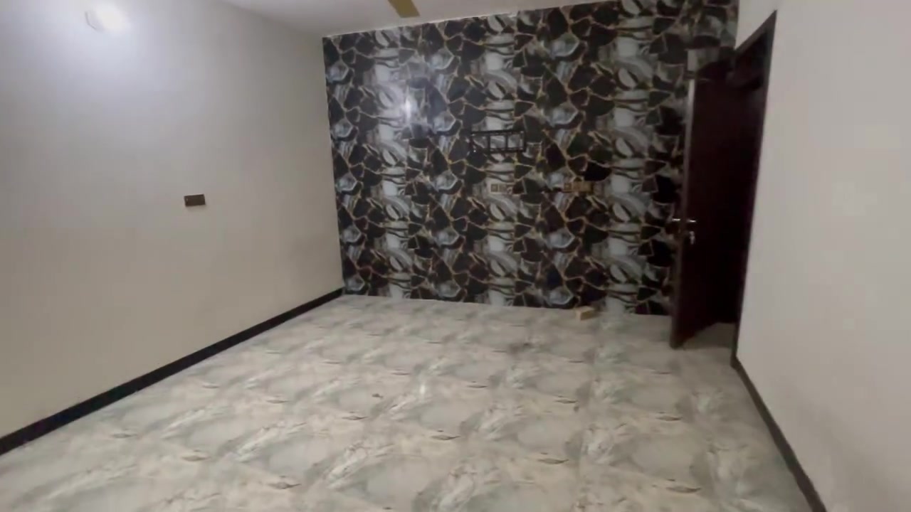 بيت للإيجار 3 نوم بيت جديد مسكون فقط شهرين مجمع العدل الثاني سعر الايجار 550 للاستفسار ***********
