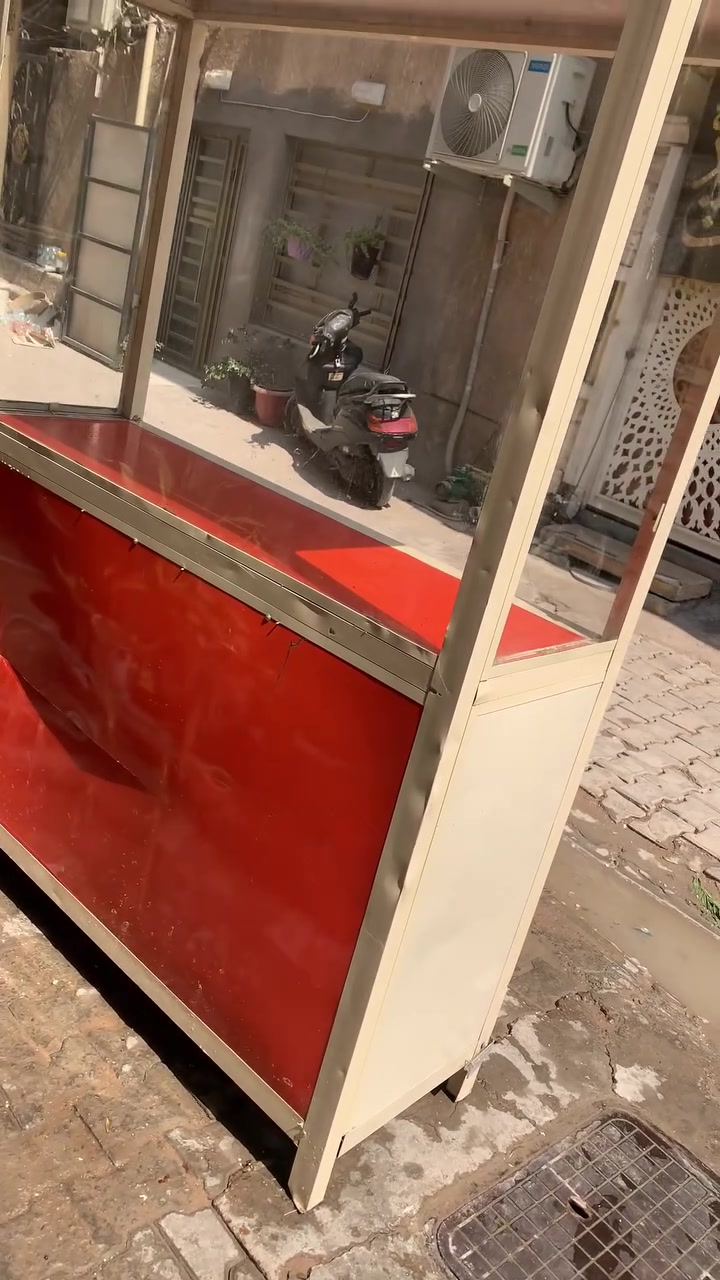 السلام عليكم متاح غراض للبيع مكان الحريه الاولى ***********
