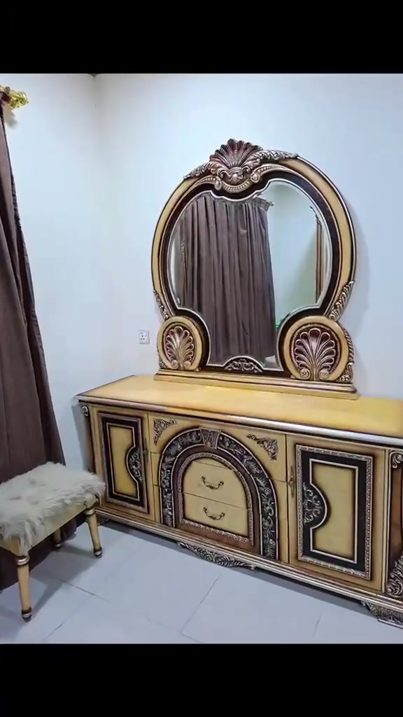 السلام عليكم قرفة البيع بسعر مناسب وشراي يجي خاص ***********
