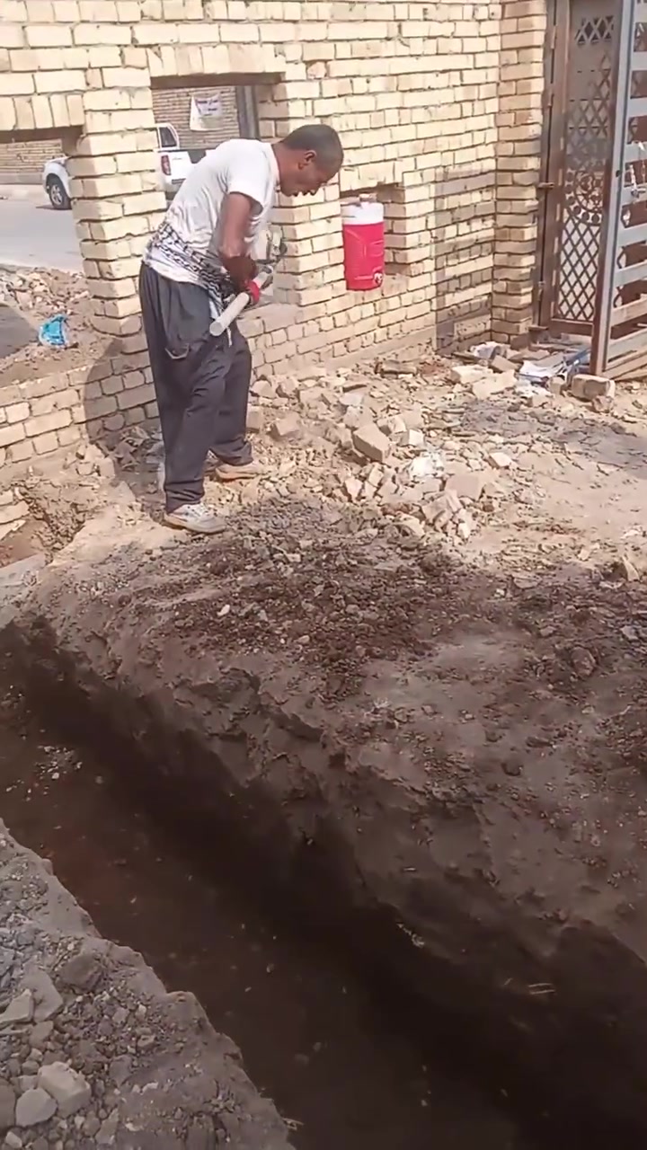 كادر عمال • تصعيد مواد • حفر الساس
