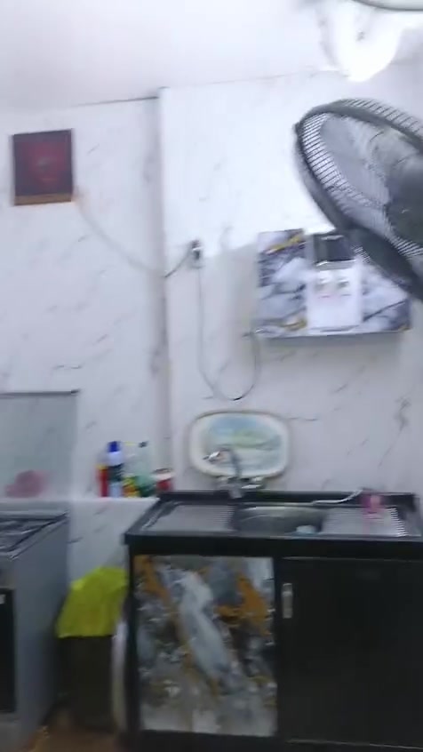 السلام عليكم شقه للبيع بغداد المحموديه مجمع القعقاع مقابل ملعب الترابي الاسفسار على هذا الرقم ***********  بي واتساب
