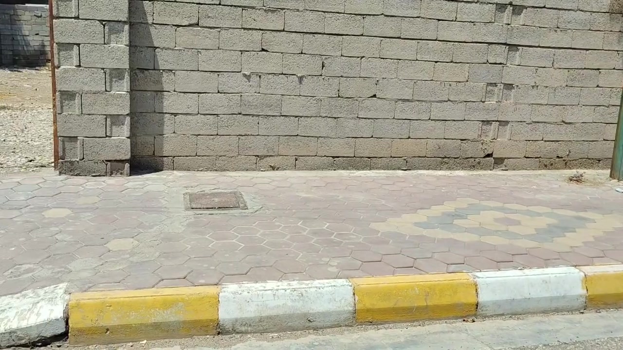 سلام عليكم قطعه ارض للبيع  مساحة 350 طابو صرف تحويل مباشر بسمك واذا تريد نص هم انبيع 
في منطقه طليحة قرب شارع العام  بغداد كوت 
للاتصال ***********
