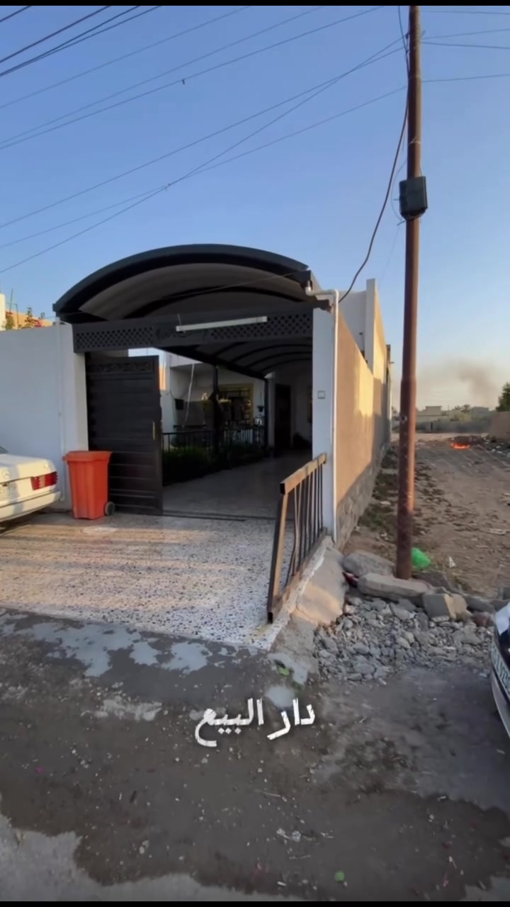 🏡 العرض رقم 17 | دار سكني مميز وحصري للبيع

📍 الموقع: الراشدية – منطقة مجيد الناصر
✨ موقع مميز جداً على الشارع الرئيسي

🔹 المساحة الكلية: 360 م²
🔹 الواجهة: 8 م
🔹 النزال: 45 م
🔹 حالة الدار: ممتازة وجاهزة للسكن

⭐ مميزات العرض:

* الدار تُباع مع أثاث كامل المنزل.
* مجهزة بكامل منظومة التبريد.
* مجهزة بمنظومة طاقة شمسية.
* المنطقة مخدومة بالكامل بـ الماء والكهرباء والتبليط.
* موقع حيوي ومميز على الشارع الرئيسي.

💰 السعر: تنافسي جداً

🔥 فرصة مميزة للسكن والاستثمار، بمواصفات متكاملة وموقع استراتيجي.

📞 للاستفسار والتواصل:
***********

📩 أو مراسلة الصفحة مباشرة.
