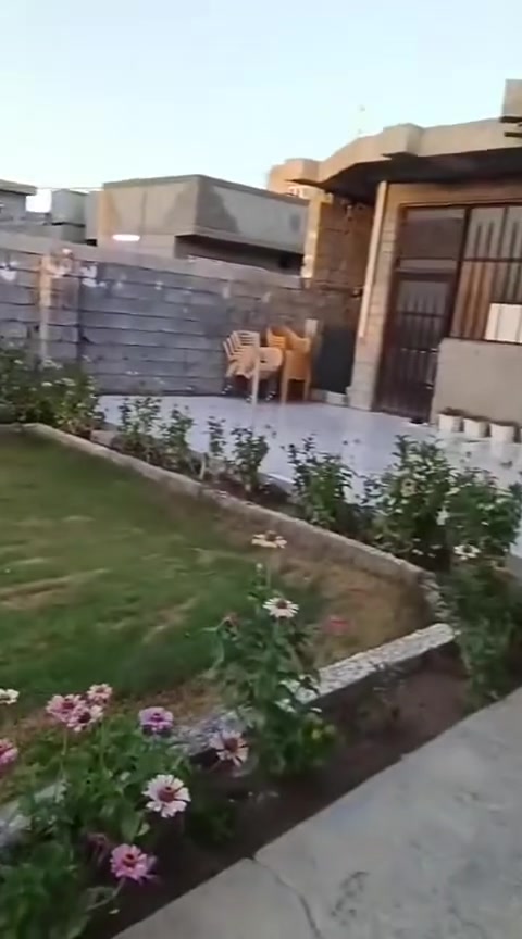 بيت مساحه 500 متر للبيع التاجي قرب مزرعه روكان السعر 70 بي مجال قليل للاستفسار هاتف ***********
