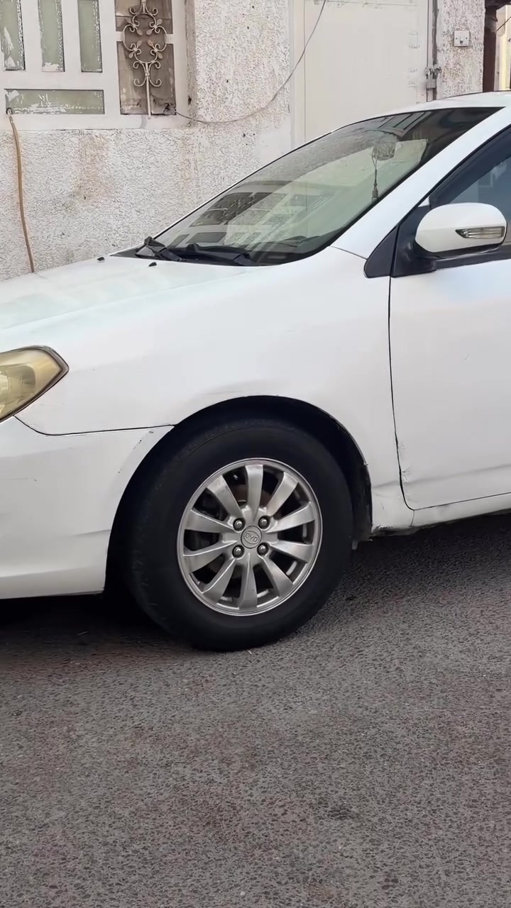 ٢٠١٣ 
كير عادي
محرك ممتاز
تبريد ممتاز 
حداديه ممتازه 
رقم بغداد بسمي 
السعر 42$
***********
