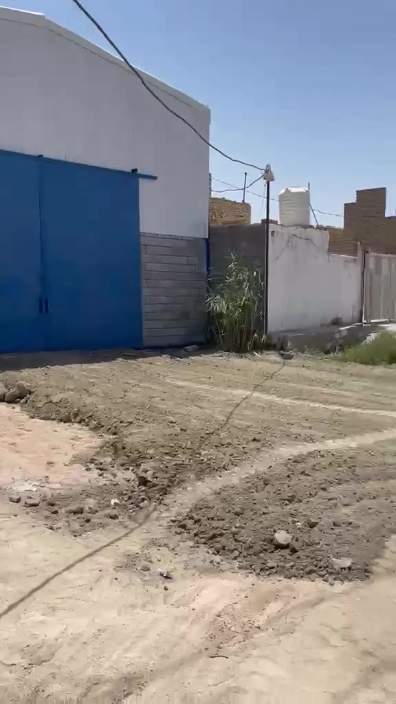 سلام عليكم جملون للأيجار بسوق شيوخ قرب صيطرة ام العباس المحل الي كباله تفلش مساحة 200 متر للتواصل ***********
