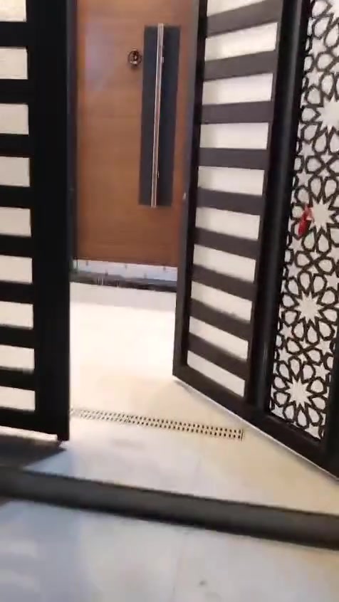 حي اور • ٣ طوابق • شلال داخلي