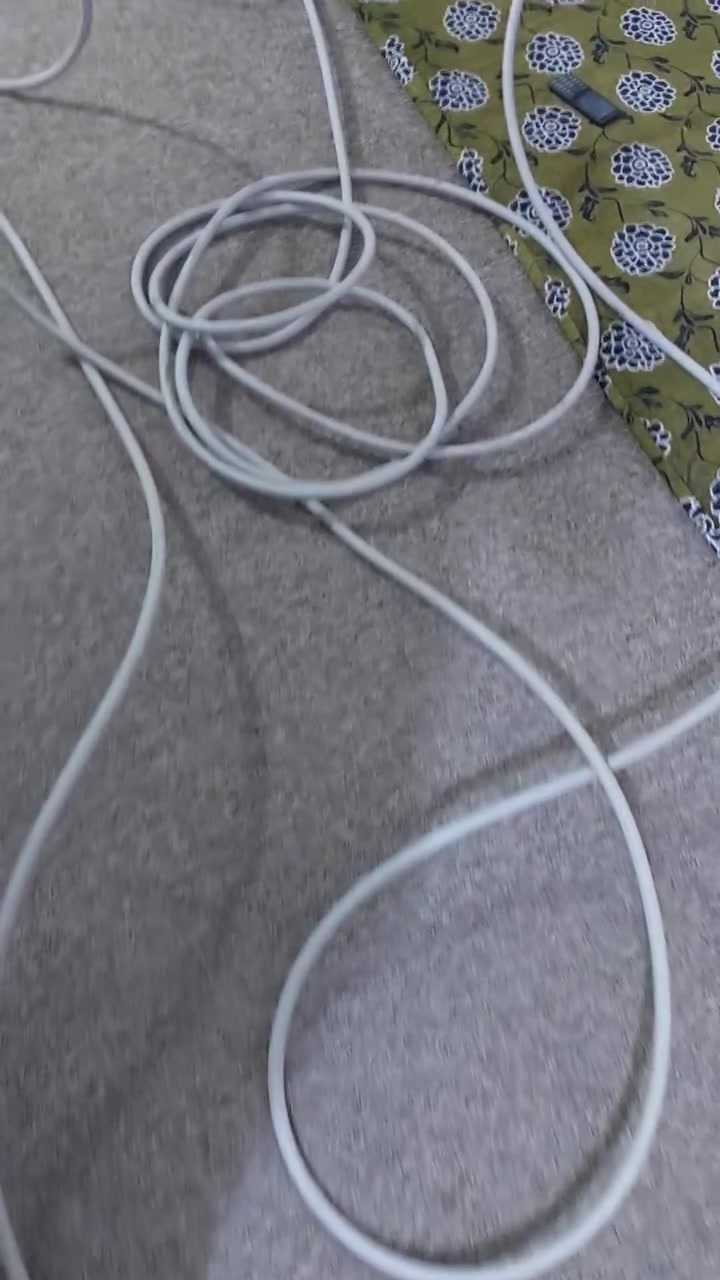 يوجد كيبل 10×3 للبيع
الكيبل صناعه بلجيكيه من شركة 
Comité Electrotechnique Belge
طول الكيبل 31 متر 
السعر ١٧٠ و بيها مجال 
الكيبل جدا جدا جدا نظيف و رخيص بنفس الوقت 
الاستفسار // ***********

