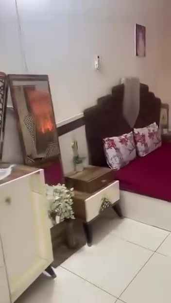 السلام عليكم 
بيع مستعجل 
غرفة تركي للبيع تتكون من تسع قطع نظافتها 100% ماخذينها ب مليون و800،،،سعر البيع 500 الف 
المكان حي المرتضى 
للاستفسار ***********
