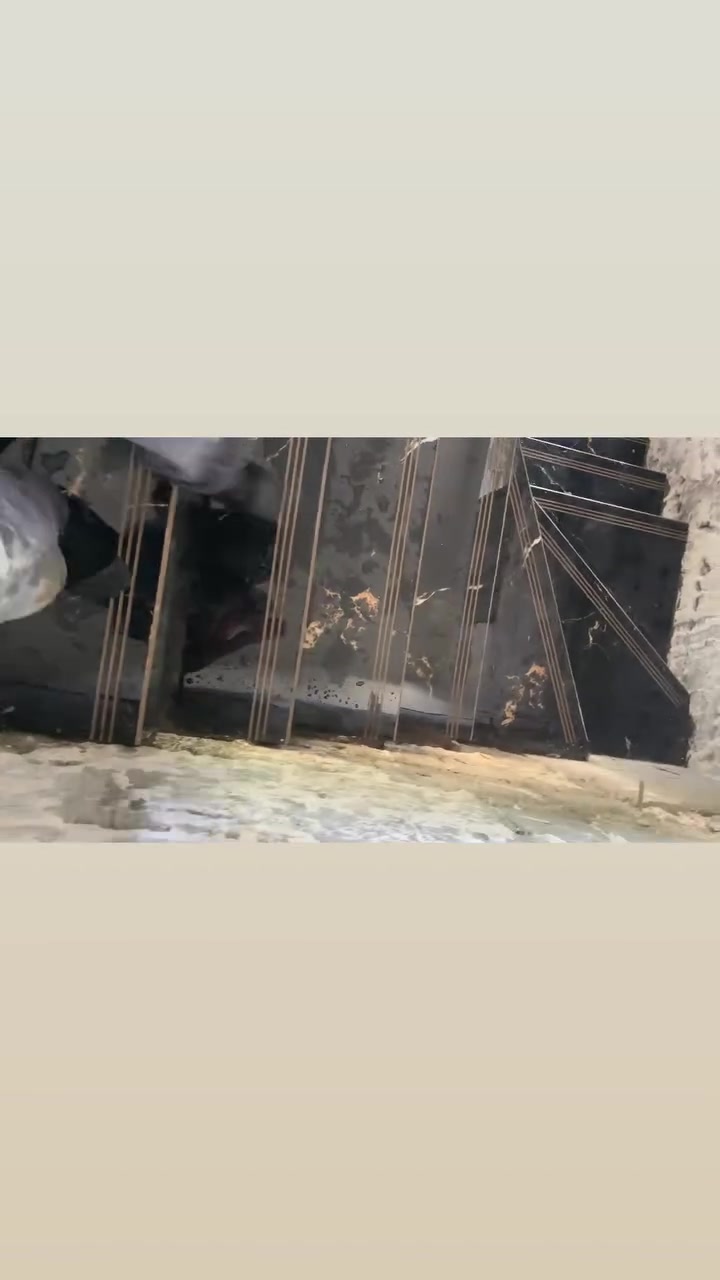 السلام عليكم خلفه سيراميك درجه اولى شرط شغل هندسي واستلام مهندس واسعار مناسبه كادر متكون من اسطاوات ثنين ***********
