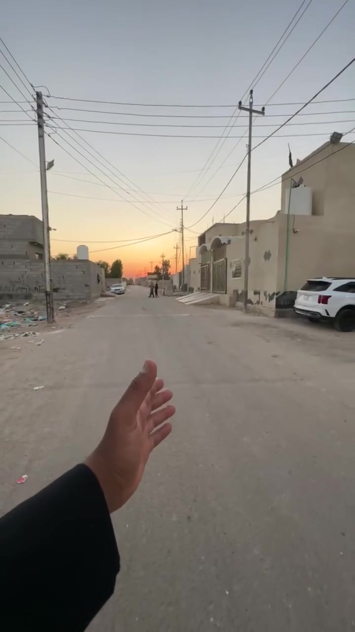 بيت البيع معا لثاث طابو زراعي عراقي اصولي مساحت البيت 200 مترا يحتوي البيت على قرف عدد 2 وستقبال وصاله ومطبخ وصحيات العنوان البصرة أبو الخصيب كوت الحمداني قرب مدرست الصحاري السعر 118 مليون وبي مجال الستفسار نتصل على الرقم *********** بي واتساب
