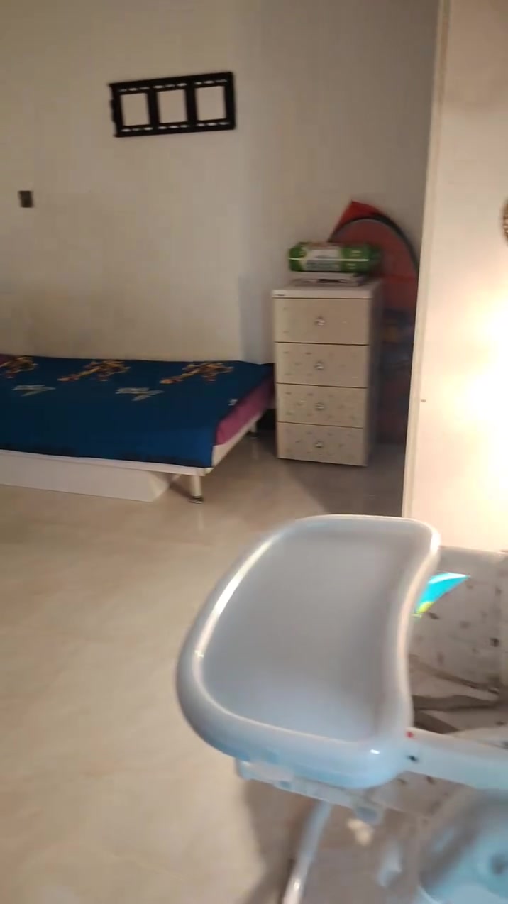 للبيع ١٠٠ تواصل ***********
