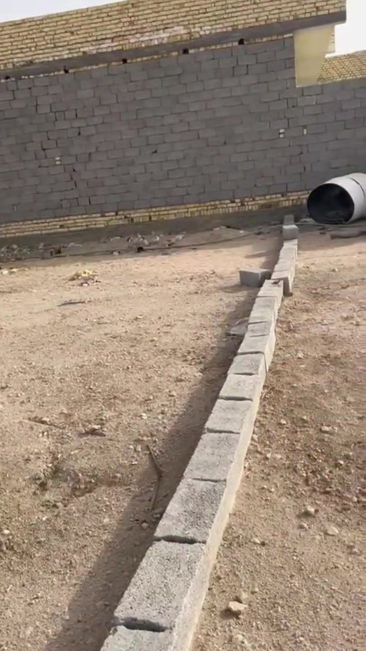 قطعه للبيع مساحه ٢٠٠متر  مدفونه قريب على مكتب الخيمه
للستفار الاتصال على الرقم ***********
