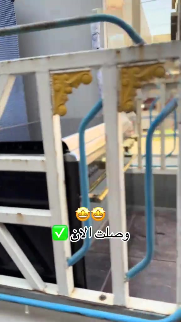 وصلت الان ✔️ وجبة غراض منزلية مستخدمة نظيفة جدا  بأسعار مناسبة ✅ #العراق 

نص مكتوب في الصور:
- وصلت الان