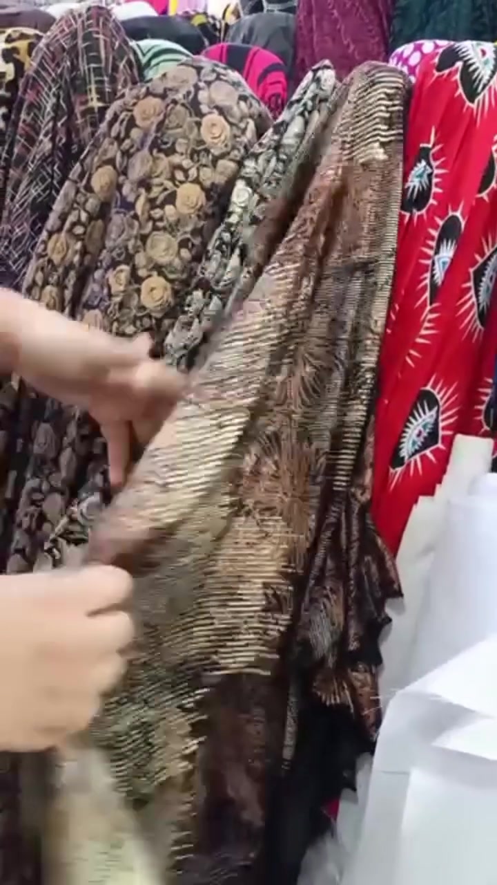 ❄️ متابعينا الغالين، نفتحلكم الموسم الشتوي على بركة الله ❄️
أمهاتنا الغاليات وعجايزنا الحلوات، لا تحترن بالشتوية 🤎
مجمع الحاج دليمي وفرلكم الجديد والراقي ✨
🌸 مهير مشجّر بنوعية راقية جداً، بنقشات وألوان متعددة، وأرقى كلكشن شتوي يليق بذوقكم.
وتكدرين تفصلينه حسب رغبتج:
👗 فستان — 👘 دشداشة — 🧥 سترة طويلة — 🧥 بشت
والاختيار والتفصيل على ذوقج ورغبتج.

✨ وانتظروا عروض الشتاء… القادم أحلى وأقوى! ✨
📍 عنواننا: موصل – حي الزنجيلي–مجاور  – دريم ماركت للتسوق– مجمع الحاج دليمي 
🤎 مجمع الحاج دليمي… نختارلكم الدفاوة والأناقة.
