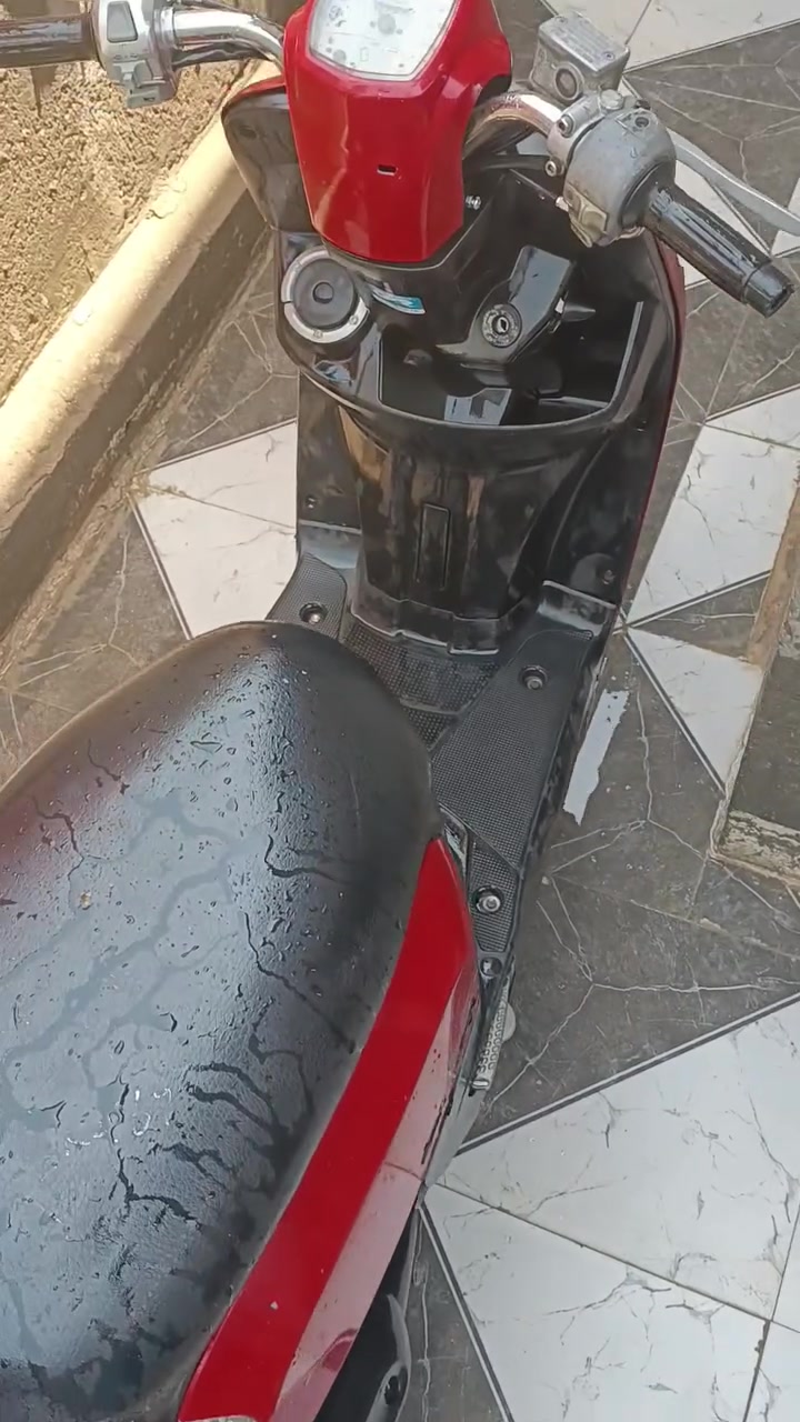 للبيع بوليسي كابريته 600قفل وصل بسمي مامفتوحه الدراجه بلادي(***********)
