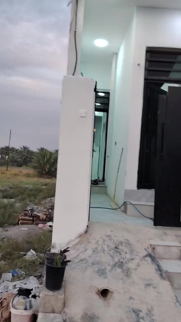 بيت زراعي سند 25  دور الزراعه الرابعه شارع ابوو سلام خلف معمل الشتايكر  مساحه 100متر الاستفسار ***********
