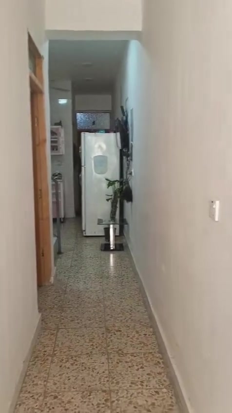 السلام عليكم بيت 100متر للايجار  واجها خمسه نزال عشرين كلش نضيف طابق واحد 450اجاره
***********  الروائي شارع الصيدلية مجمع السلطان
