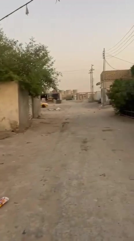 مكلف بالنشر قطعه بالصخين مساحة 220 رابع وحده ع شارع مكانها بشارع عقارات جوادين كل خدمات موجوده يمك صاحب القطعه *********** راسله واتساب
