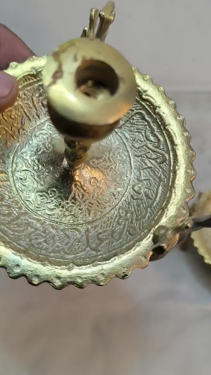 شمعدانات • نحاس • يدوي