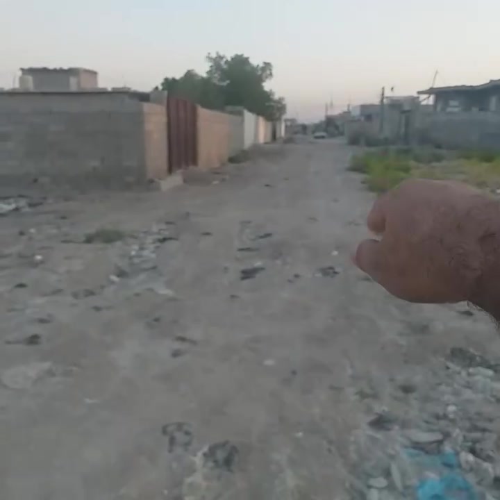 السلام عليكم توجد قطعه للبيع شارع حجي ناطق بلأخير مساحه القطعه 400 متر مربع الواجهه 20 والنزال 20 والسعر مناسب جدا للستفسار مراجعه مكتب عامر للعقار نزلت حسينيه محمد داود للتصال على الرقام التاليه *********** او***********
