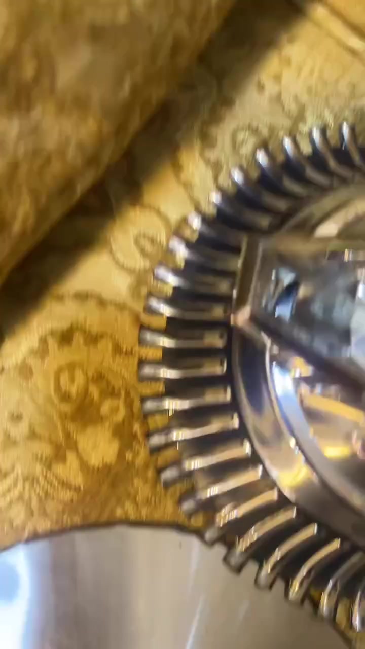 للبيع او مراوس  اصليات ٤ قطع مكصوصات على تكتك
