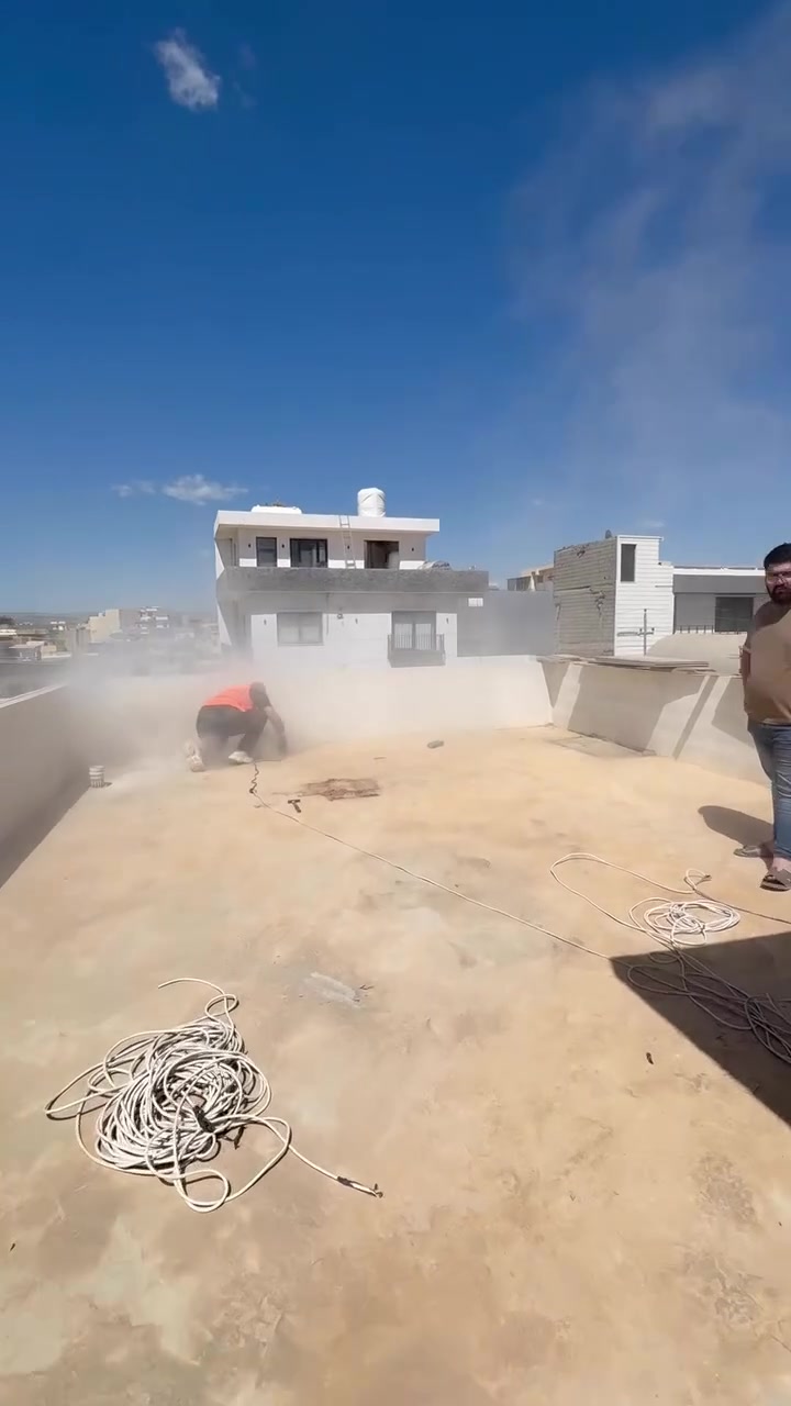 عازل اسطح احمي بيتك الرطوبه ولامطار مع كادر هندسي ماده روف كارد ***********واتساب
