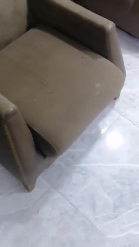 تخم البيع نضيف سعره ١٥٠ /***********

