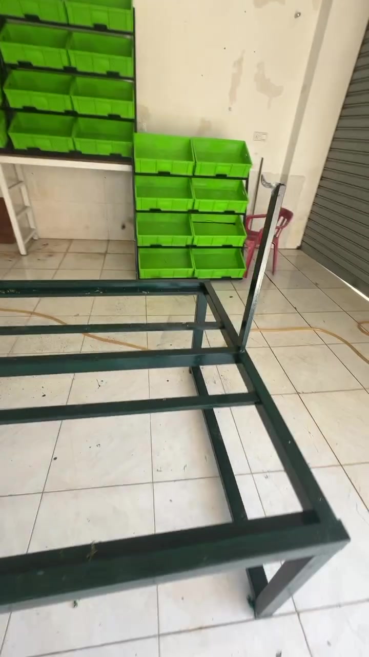 بابه ت ستاندي ميوه نوێیە  ٣ دانه ي به ر ده سته له گه ل ستانديكي جؤكه ر ***********
