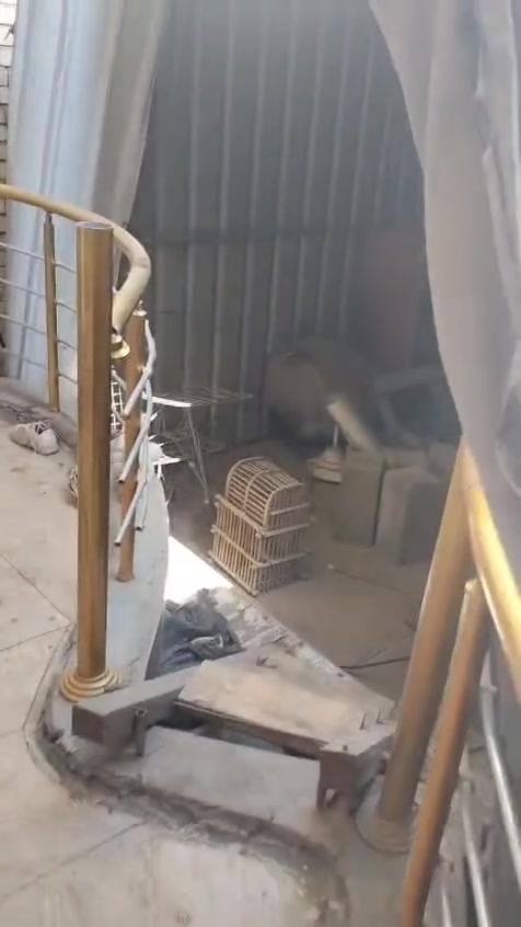 🏠 بيت للإيجار – الدولعي الجديدة
السلام عليكم 🌹
يتوفر بيت للإيجار بالطابق الثاني، موقع مميز في الدولعي الجديدة – قرب مطعم طبق مندي.

✨ مواصفات البيت:
• بيت جديد وبحالة ممتازة
• معزول عزل تام
• مساحة 100 متر
• غرفة نوم واحدة
• هول
• مطبخ
• صحيات
• مخزن أو كعدة ترفيهية

👨‍👩‍👧 مطلوب عائلة صغيرة تحافظ على البيت.

📍 الموقع: الدولعي الجديدة – 

📞 للاستفسار والتفاصيل:
***********
أو مراسلة الصفحة مباشرة.

🔑 بيت جديد ومرتب، مناسب للعائلة الصغيرة والباحثة عن الهدوء والخصوصية.
