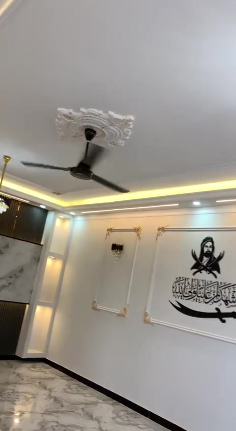 كادر نعمل كافة انواع الديكورات الداخليه والخارجيه فوم بوردكس جبس سقوف ثانويه وكافة انواع الاصباغ وطلس وشغل درجه اوله للاتصال *********** او مراسله الصفحه

