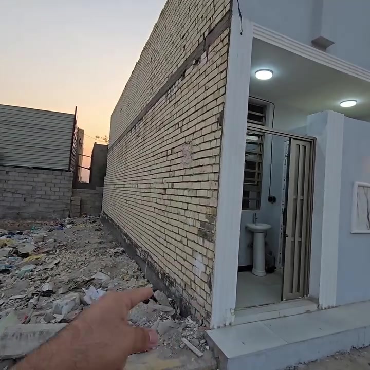 دار بمساحه 50 متر اقساط بناء طابوق جمهوري مجمع الجنوب شارع كربلاء طويريج عمود 140 تنزل كيلو خدمات المنطقه ما مجاري كهرباء مقدم تلدار 20 مليون بالشهر 500,000 تكون الدار من مطبخ صاله وغرفتهم طاب الزراعي قرار 25 رقم الهاتف او واتساب ايوب الطائي حياكم الله
***********

