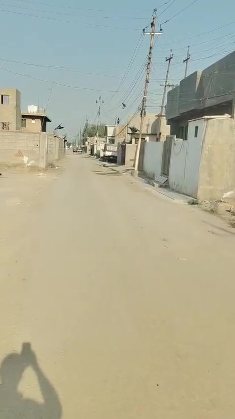السلام عليكم
قطعه ارض للبيع 
خلف مول الامراء
ركن
 المساحه ٢٠٠ م قريبه على الشارع العام 
***********
