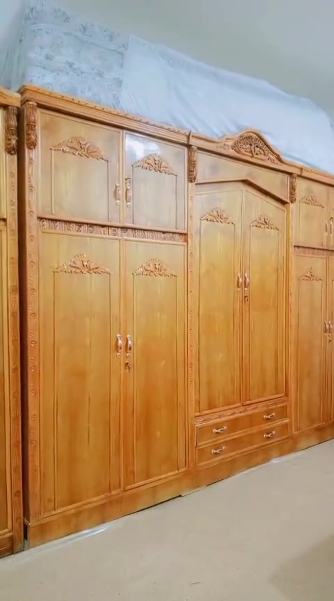 غرفة • بغداد شعلة • قابل تفاوض