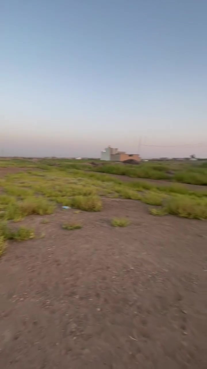 ١٠ قطع للبيع سره واحد شارع ١٠ طابو زراعي مساحه القطعه ٢٠٠
م تريد ٤٠٠ موجود شكد متريد مساحه موجود سعر ال
٢٠٠ب١٠ ملايين كهرباء وسكن ومي
الشراع خلف محطه البانزين الجديده الي عل سريع
شارع ٤٠ بصفهن الي من مجمع عمر الراوي للسريع
السعر ١٠ ملاين ال ٢٠٠ م 
مكتب كريم العبيدي
***********
