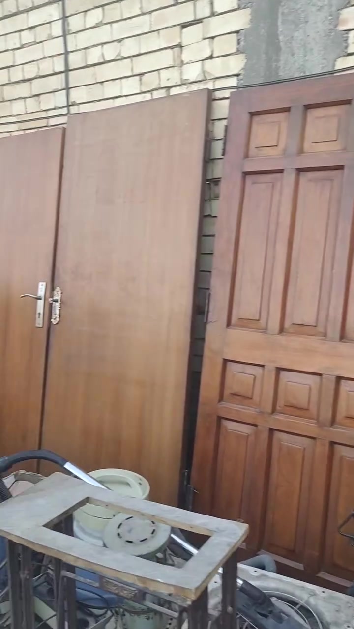 البيع بيبان خشب صاج الاصلي عدد 5 مكاني نهايت حي اور سبع قصور شارع ابو علي يوجد توصيل داخل بغداد الرقم ***********
