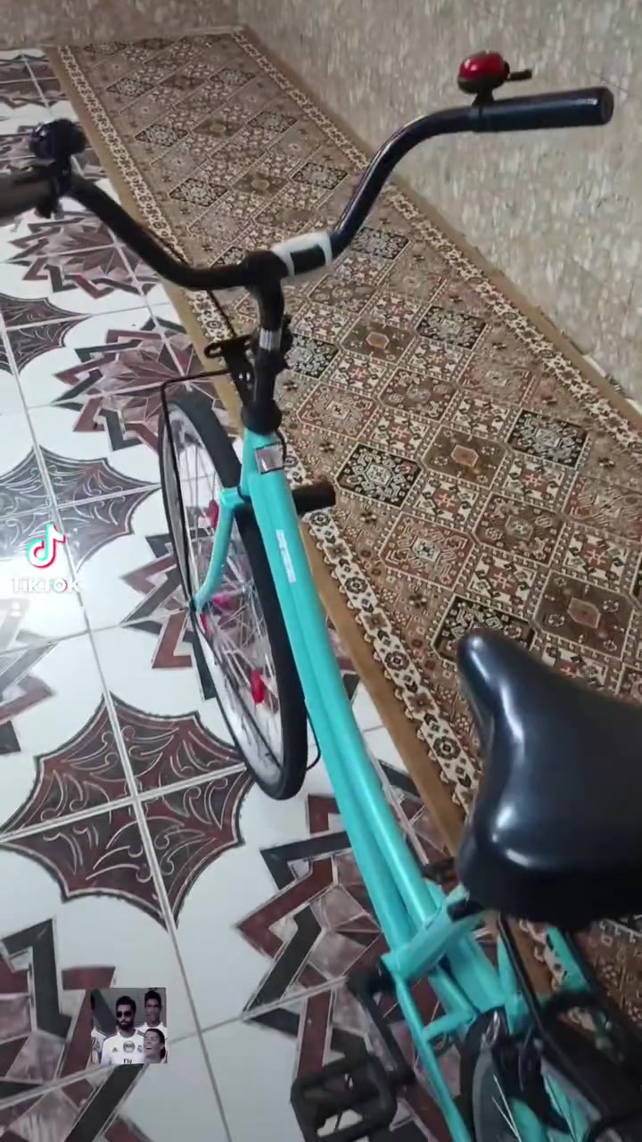 السلام عليكم بايسكل للبيع نضيف موديل 21 ميسان الماجديه شارع عشرين سيد جميل السعر خاص ***********
