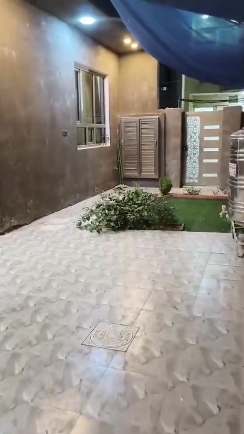 منزل للبيع في بعقوبة قريه شفته قاطين المساحه 177متر يحتوي على مدخل و استقبال وصاله و مطبخ وحمام  وغرفه نوم تضم سويت  في الطابق  الاول و الثاني  غرف نوم ثلاثه  وحمام مشترك 
الرقم ***********
