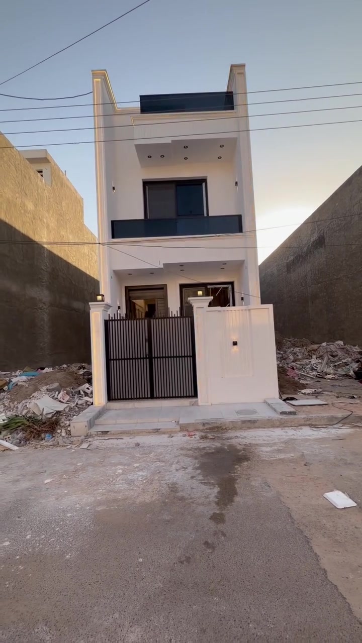 بيت للبيع في حي الحسين المربع خلف مرطبات الريان
المساحه ١٠٠متر
الواجه ٤نزال٢٥
بناء حديث زيرو ٢٠٢٦
يتكون من صالة ومطبخ وخدمات و٣غرف نوم
للاستفسار عن السعر الاتصال اومراجعه مكتب العيش الرغيد للعقار في منطقه العامريه
***********
*********** متوفر وتساب
