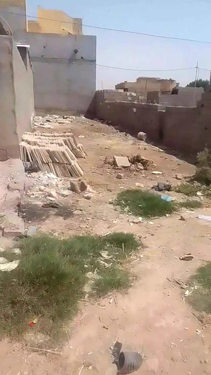 قطعه ارض للبيع مكانه سفحه ومساحته 100متر واستفسار ع رقم تلفون ***********
