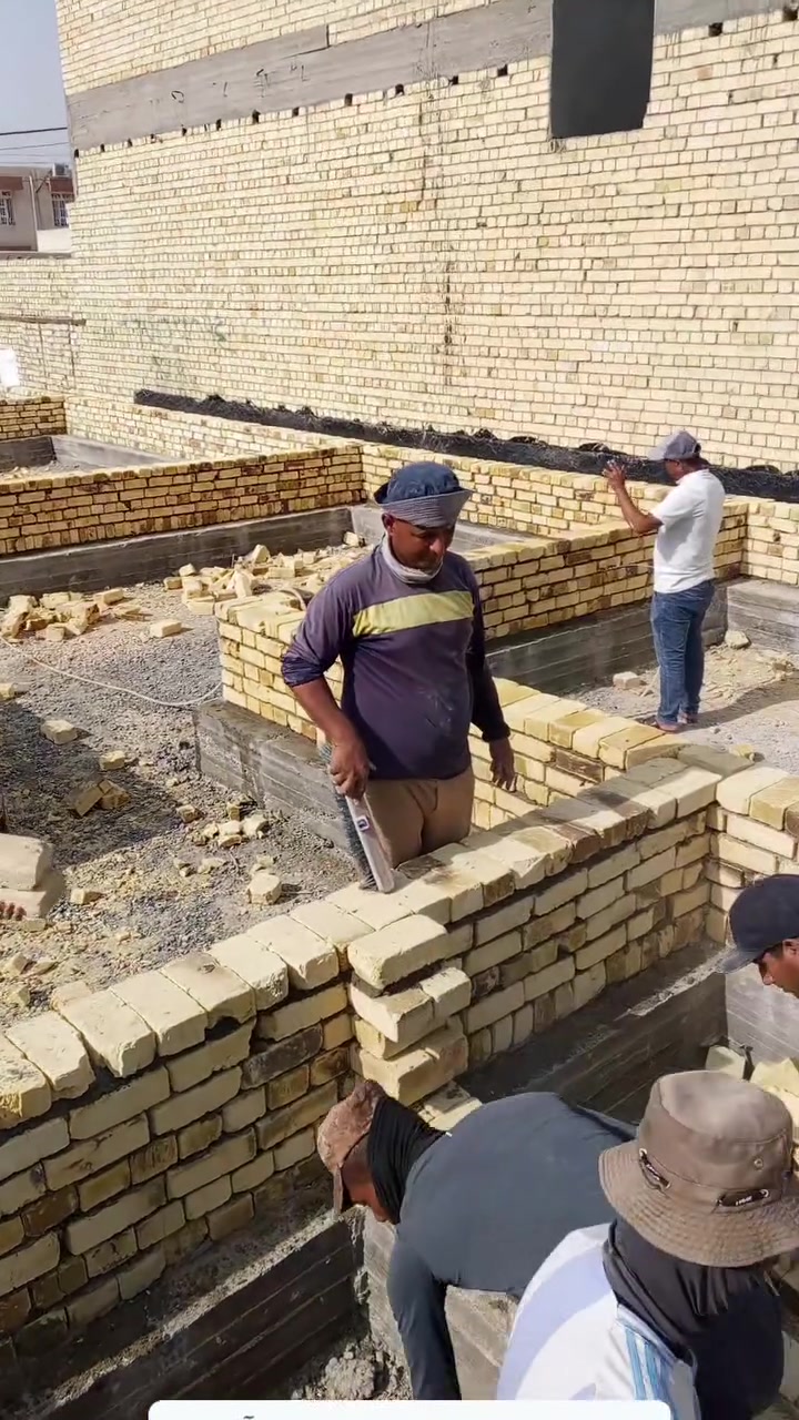شغل درجه اولى
ودرجه ثانيه حسب عمل ابوالبيت 
والسعر حسب المساحات 
اذا كان اقساط يكون دفع نص المبلغ والباقي شهريا حسب الاتفاق وتكون مكاتبه اصوليه من الطرفين وتصدق يم كاتب عدل وهذه الصوره هيه عملنا 
١-المساحه ١٥٠ متر طابق واحد تسليم مفتاح تكلفتها ٥٥مليون شغل مرتب وحلو 

٥-بدون اي تحميل اوفوائد نهائيا ومن الله التوفيق
***********

