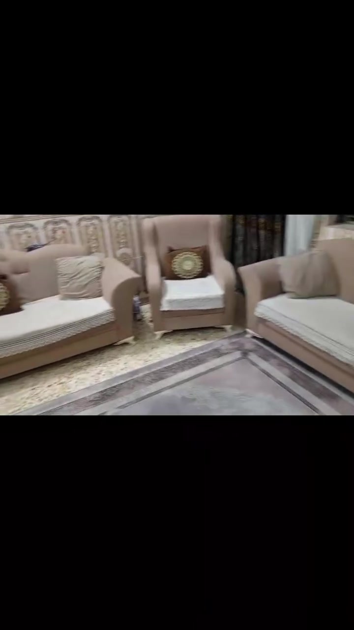 السلام عليكم تخم تركي عشر مقاعد مابي اي ضرر للبيع عنوان بغداد حي تراث الاتصال ع الرقم ***********
