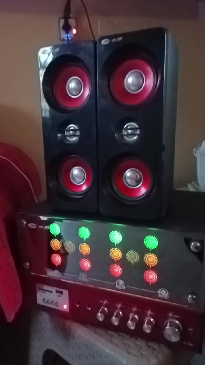 جهاز مضخم صوت جديد مستخدم شي بسيط للبيع
٦٠ الف وبي مجال 
***********

